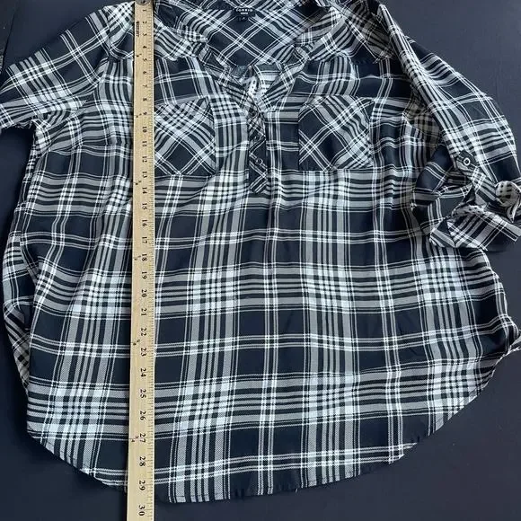Torrid Harper Black and White Plaid Women's Top - Picture 11 of 12